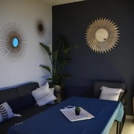 Blue Shell Apartment *